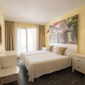 https://playa-miguel-beach-club.hotelsinnerja.org